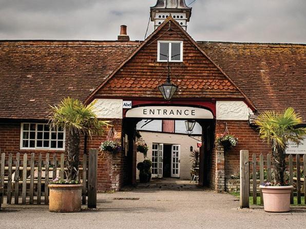 Bed and Breakfast The Walhampton Arms Lymington Zewnętrze zdjęcie